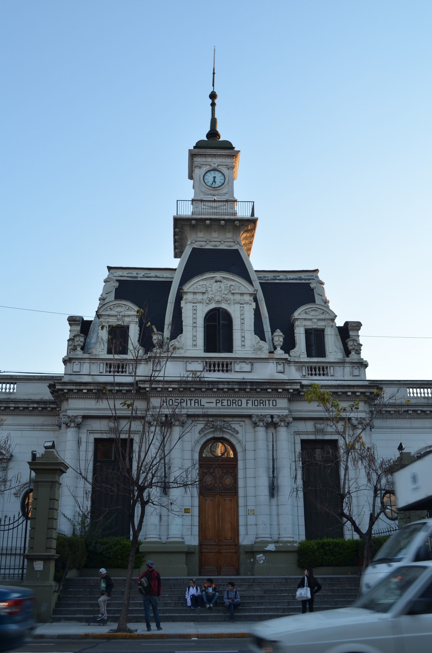 Hospital Pedro Fiorito, Avellana, Argentina (by Estefania Etchevez) - 02.JPG